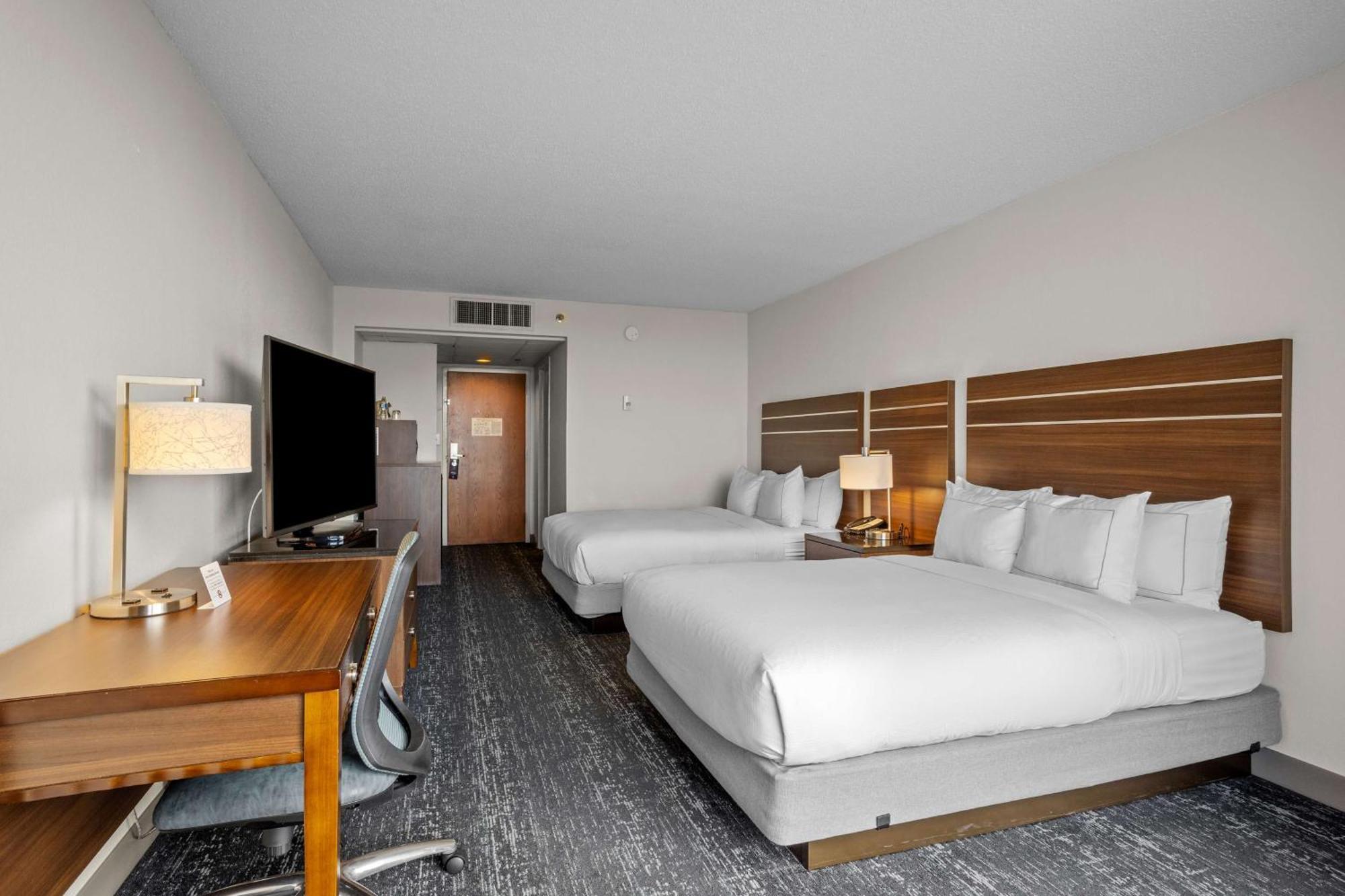 Doubletree By Hilton Atlantic Beach Oceanfront Exteriör bild