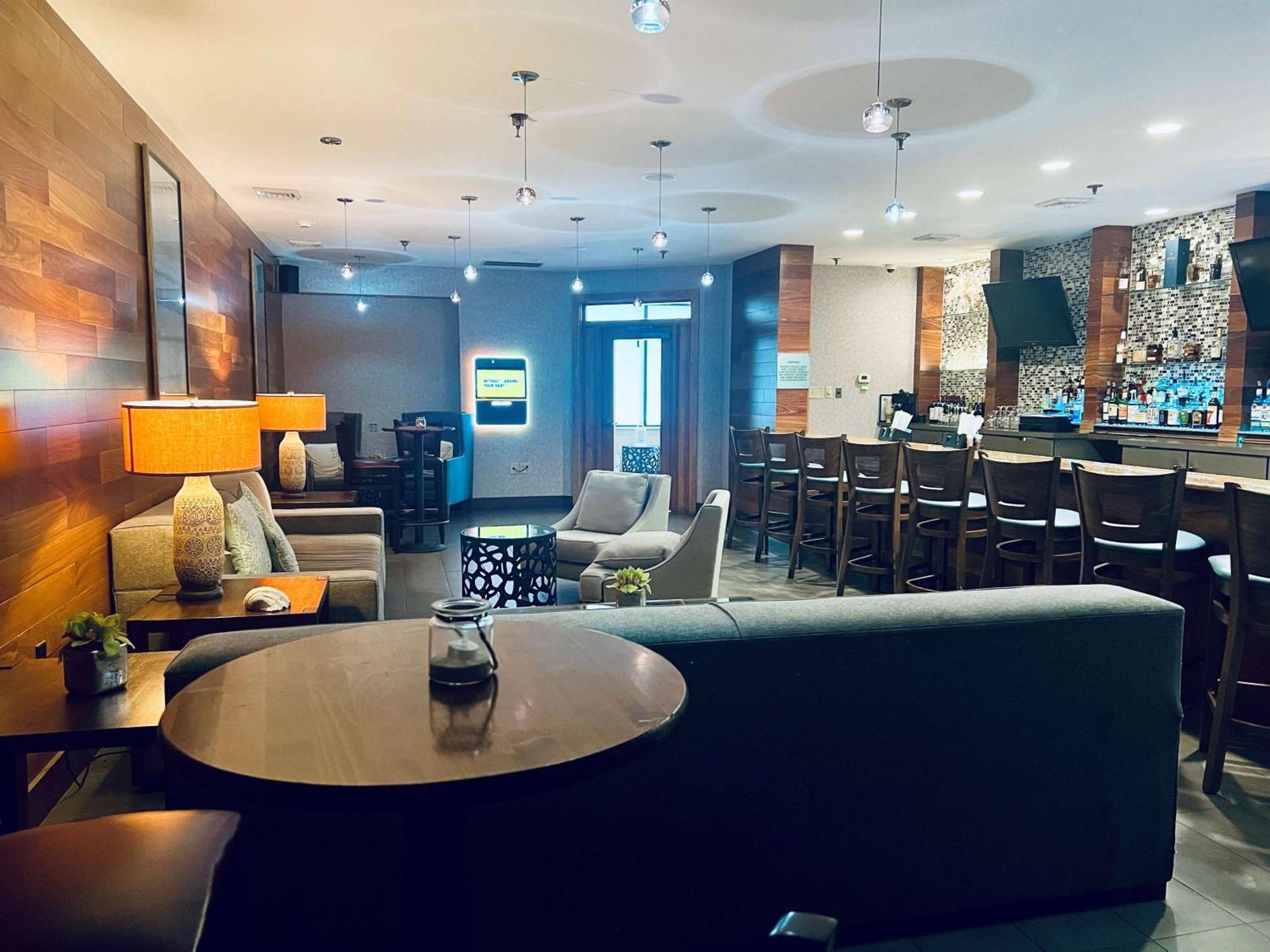 Doubletree By Hilton Atlantic Beach Oceanfront Exteriör bild